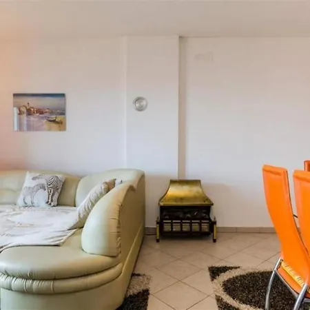Tatalovic Apartment *